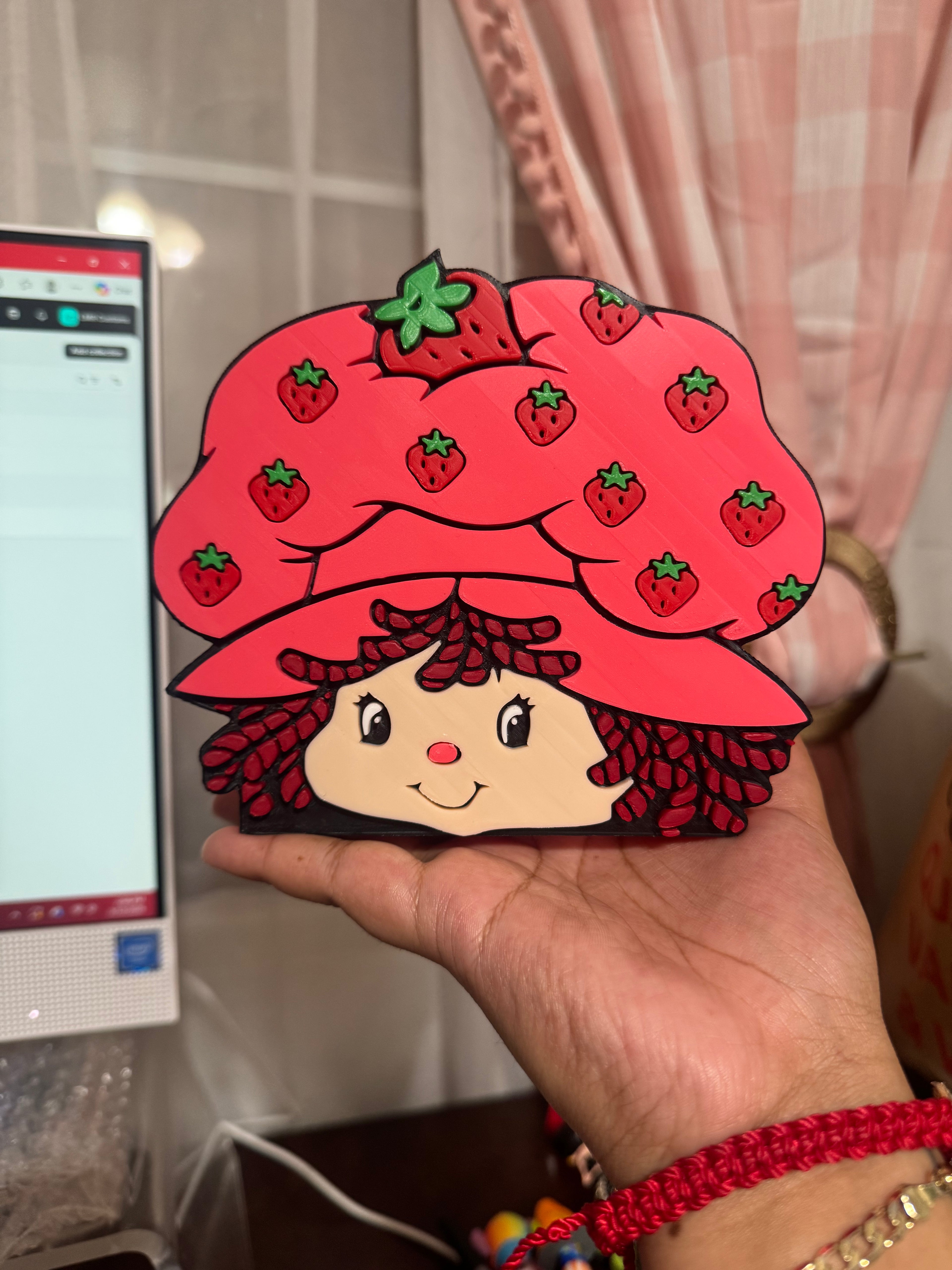 STRAW BUH BUH BERRY PEN HOLDER